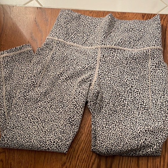 Athleta Pants - Athleta salutation stash textured tight